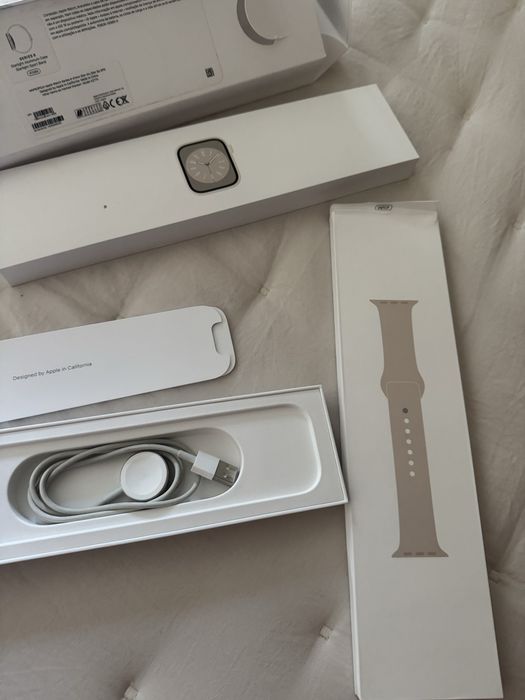 Apple Watch 8 41mm Starlight Aluminium