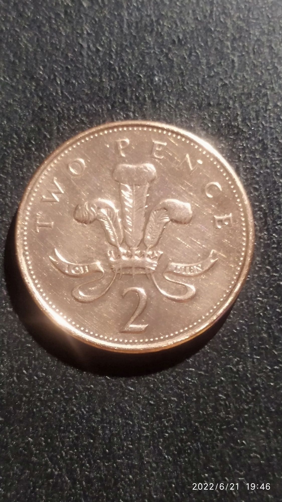 Продам монеты Англии и Польши.