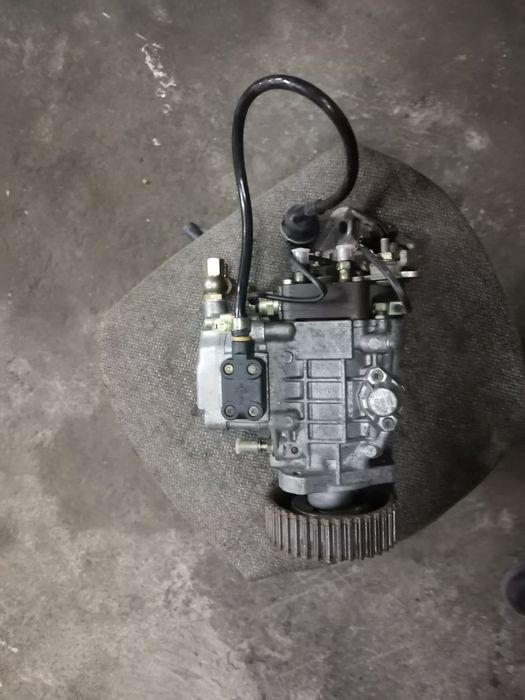 Паливний насос с форсунками на рено-кенго 1.9тди 2001р б/у.