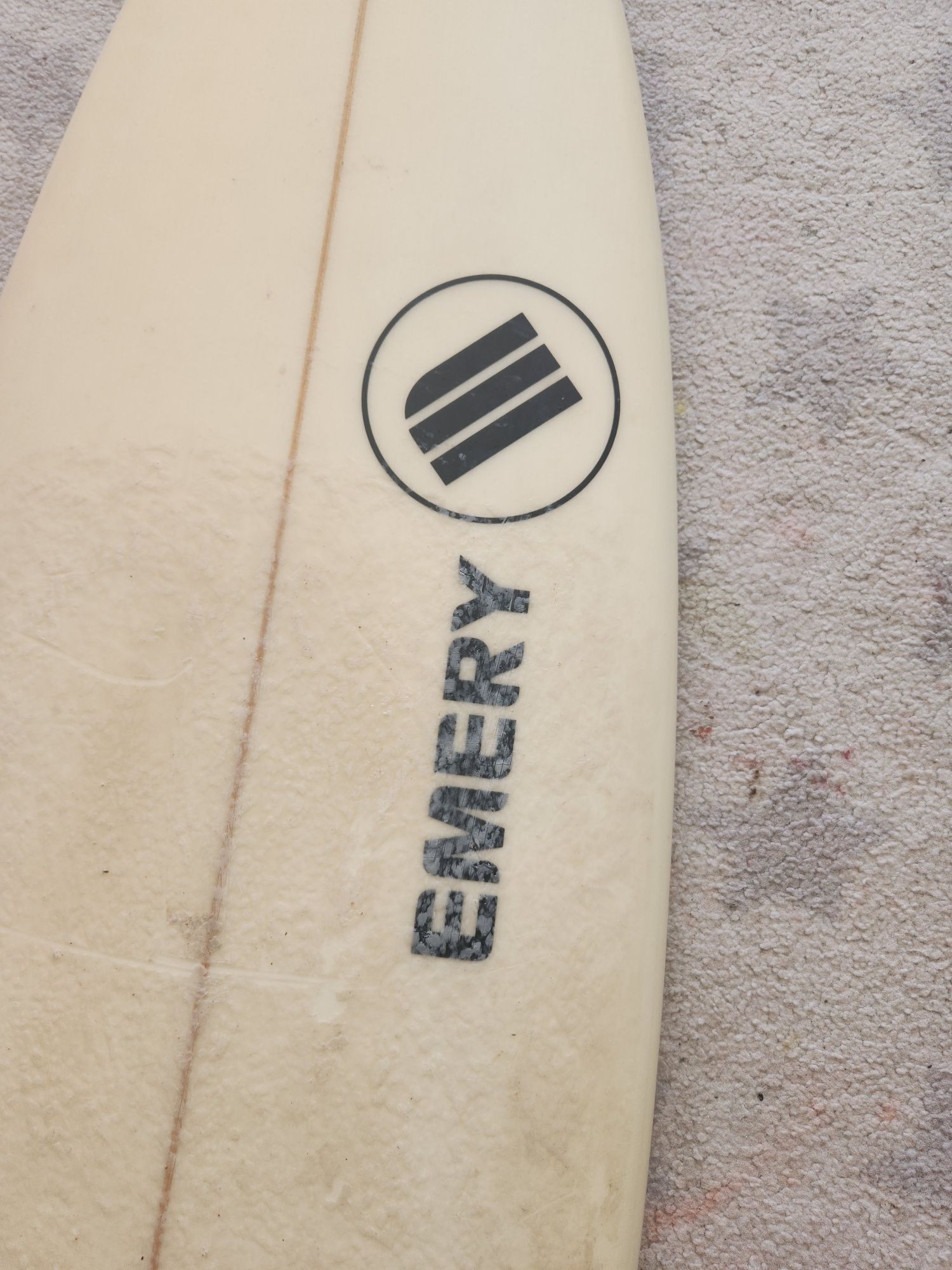 Surf board Emery