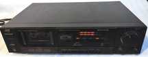 Japoński magnetofon JVC TD-X331 odtwarza, przewija