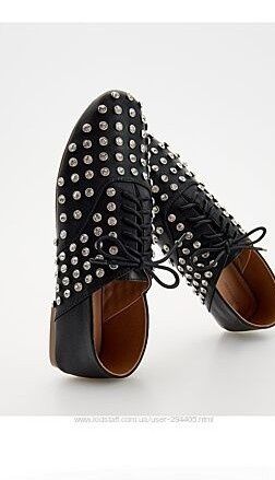 Лофери Reserved  розмір 39