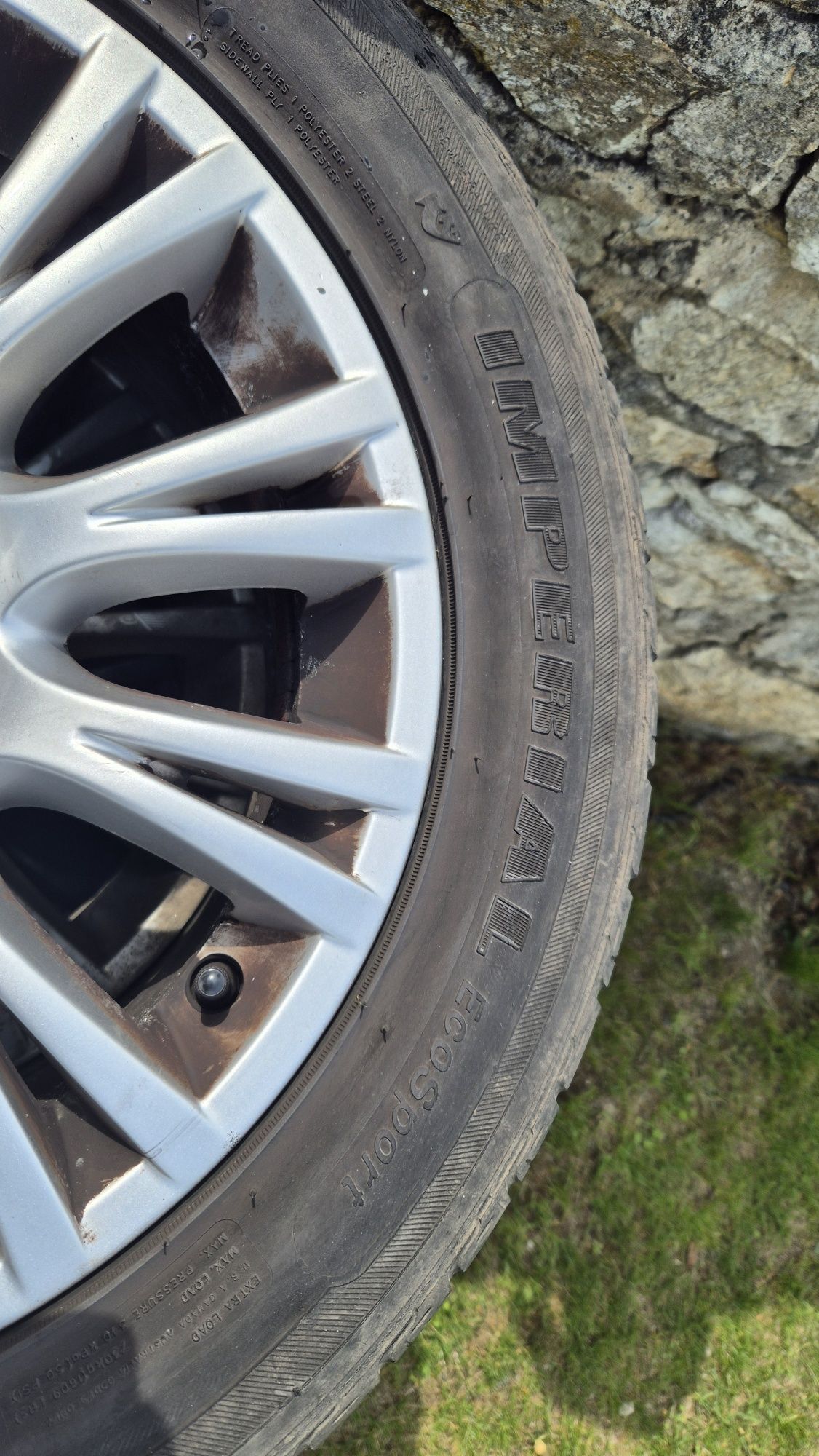 Komplet opon letnich z alufelgami 215/55 R16