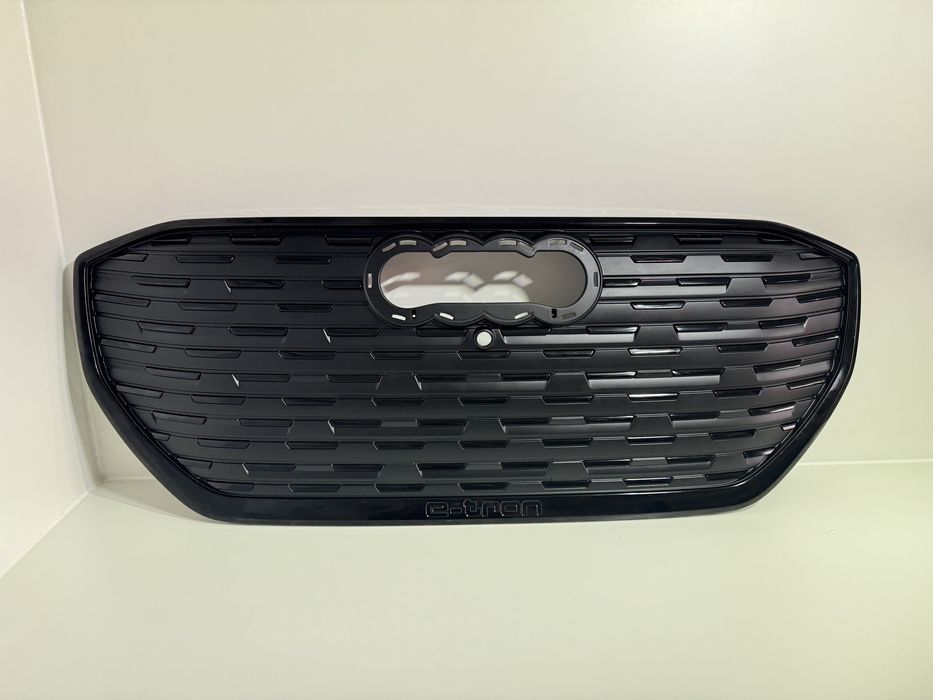 Nowy Grill Atrapa Audi Q4 E-Tron 89A