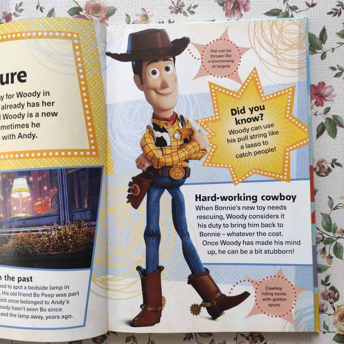 Toy Story 4 The Official Guide książka dla dzieci po angielsku