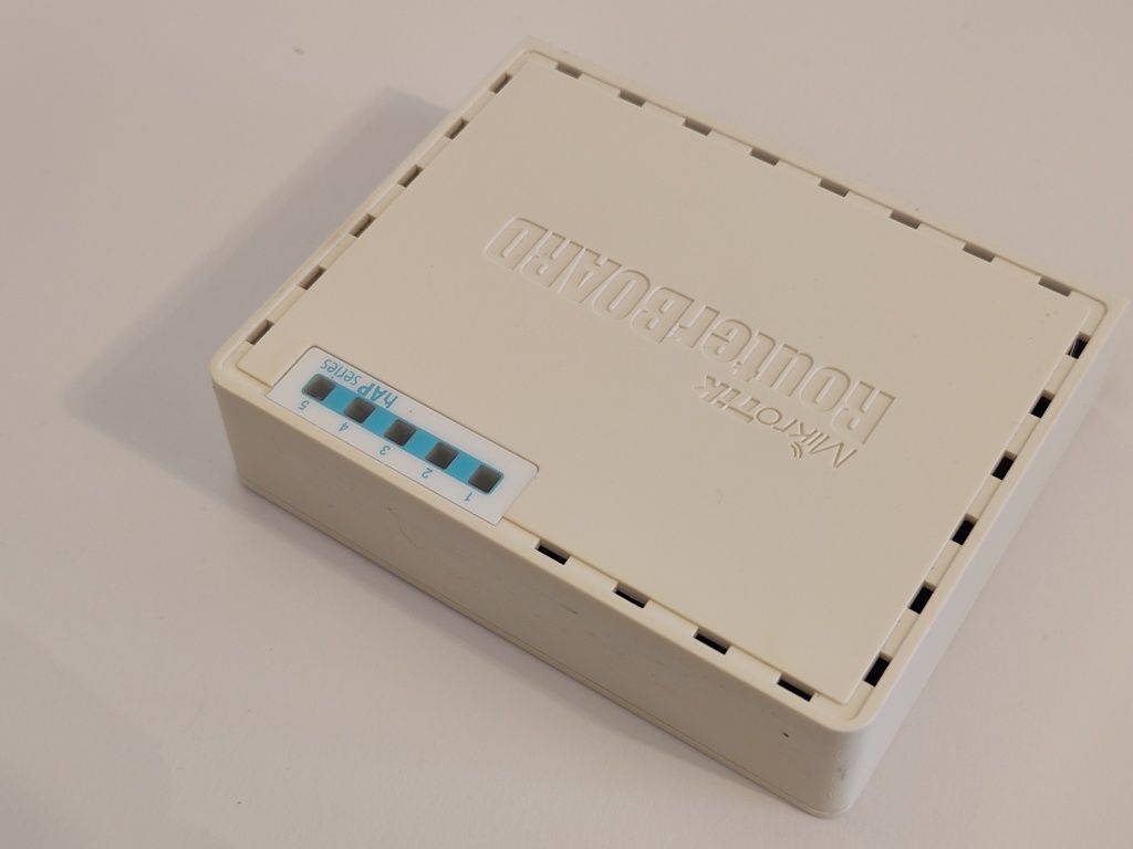 Router mikrotik hAP  951ui-2nD PoE USB