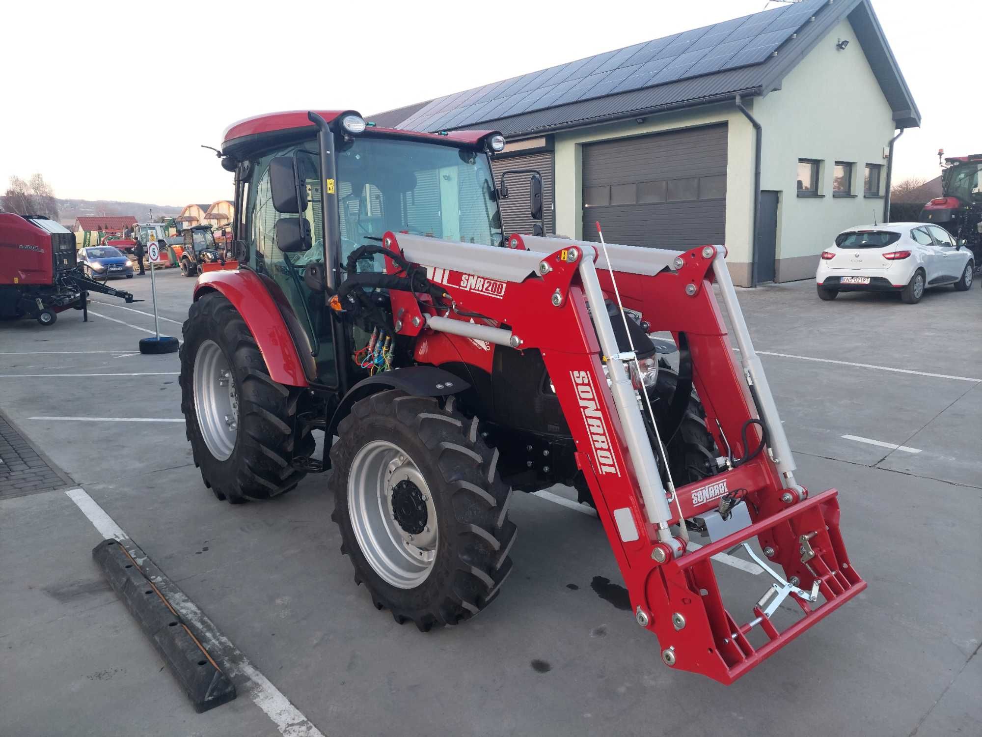 Ciągnik rolniczy CASE IH Farmall 75 A z ładowaczem czołowym SONAROL