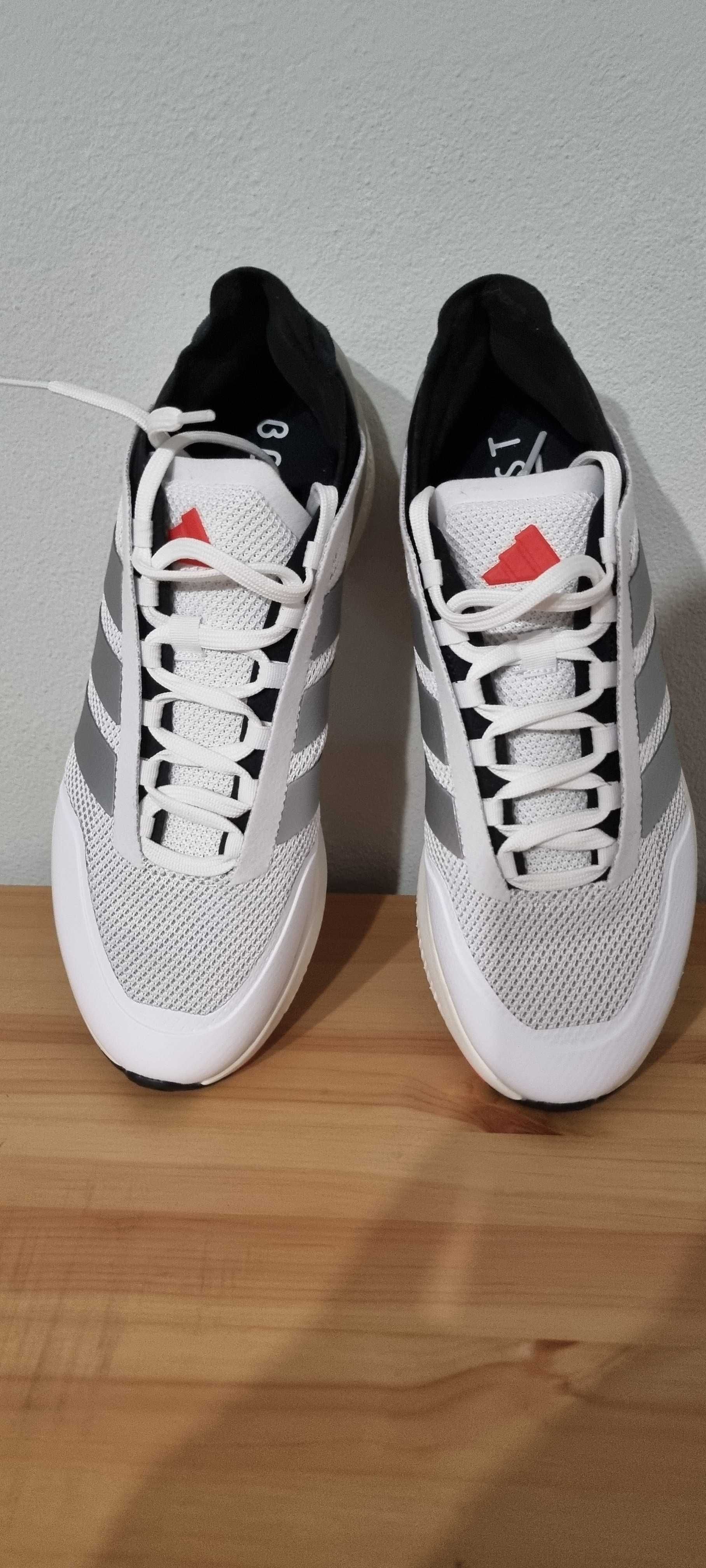 Tenis adidas novos n43