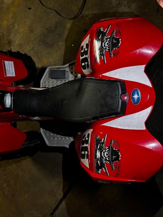 Moto quatro para crianças, com marcha atras, 1a e 2a  velocidade