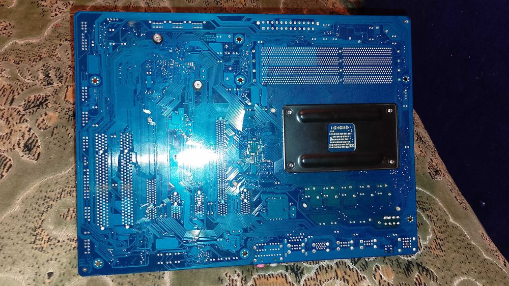 Материнская плата Socket AM3 ( нерабочая ) + процессор , кулер , опера