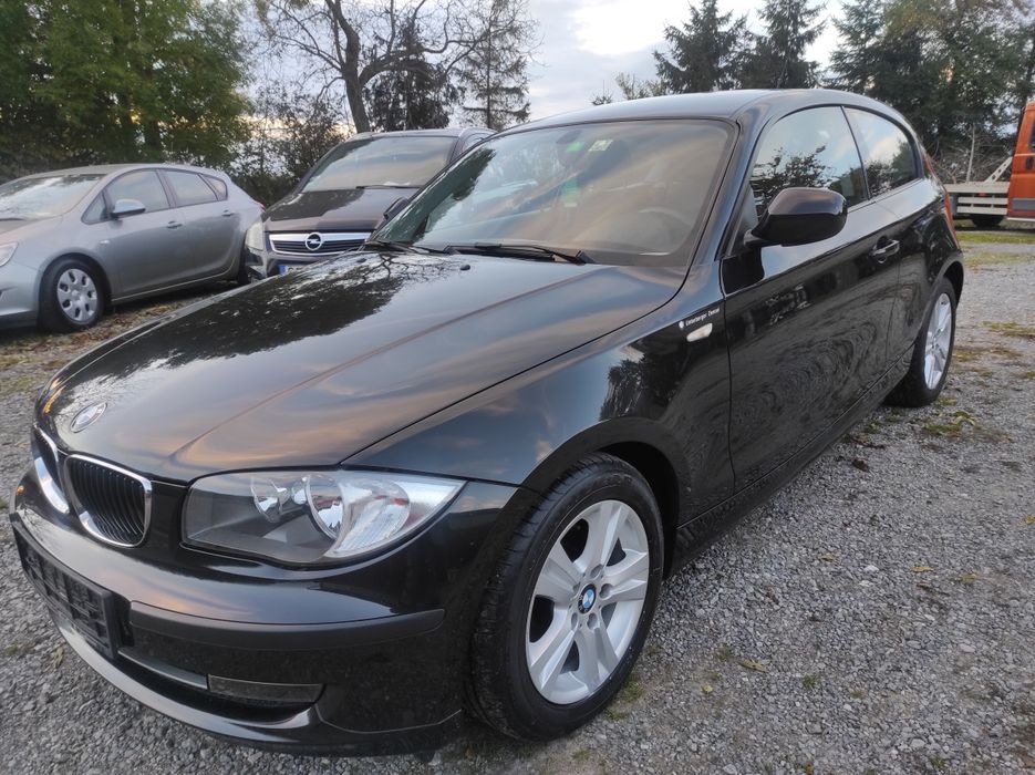 BMW seria 1  coupe , 2.0 benzyna 2010 rok