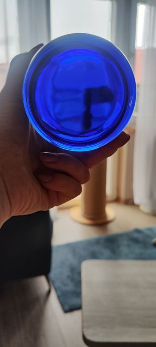 Piękna kobaltowa szklanka