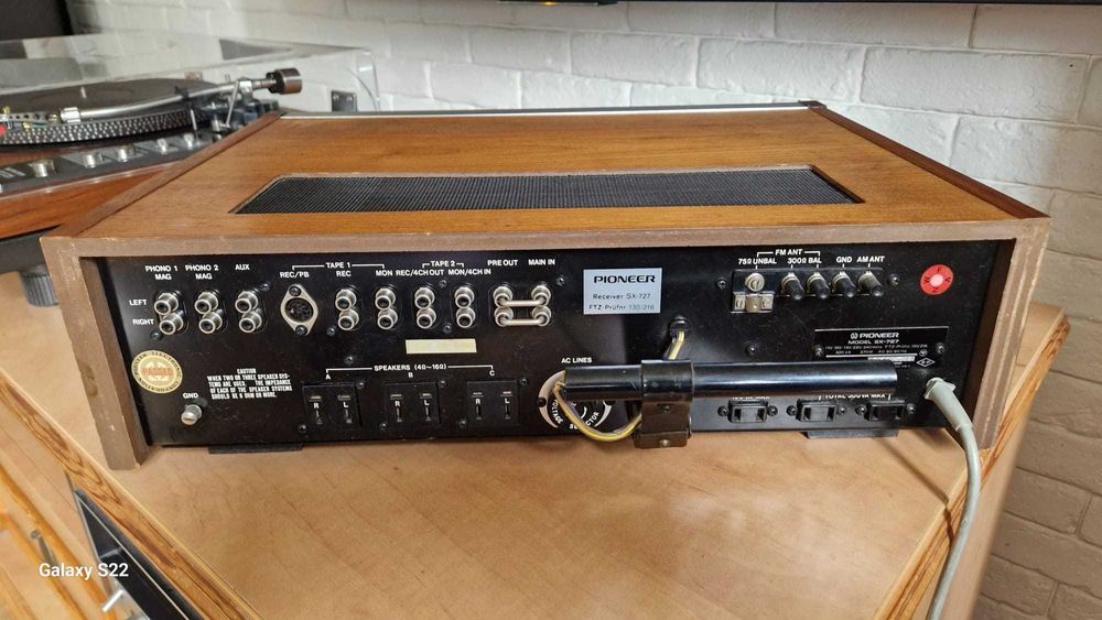 Amplituner vintage PIONEER SX-727 - stan kolecjonerski