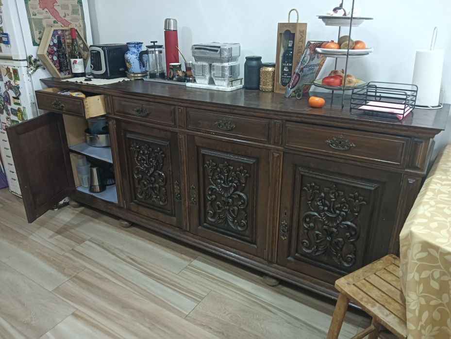 Aparador móvel antigo