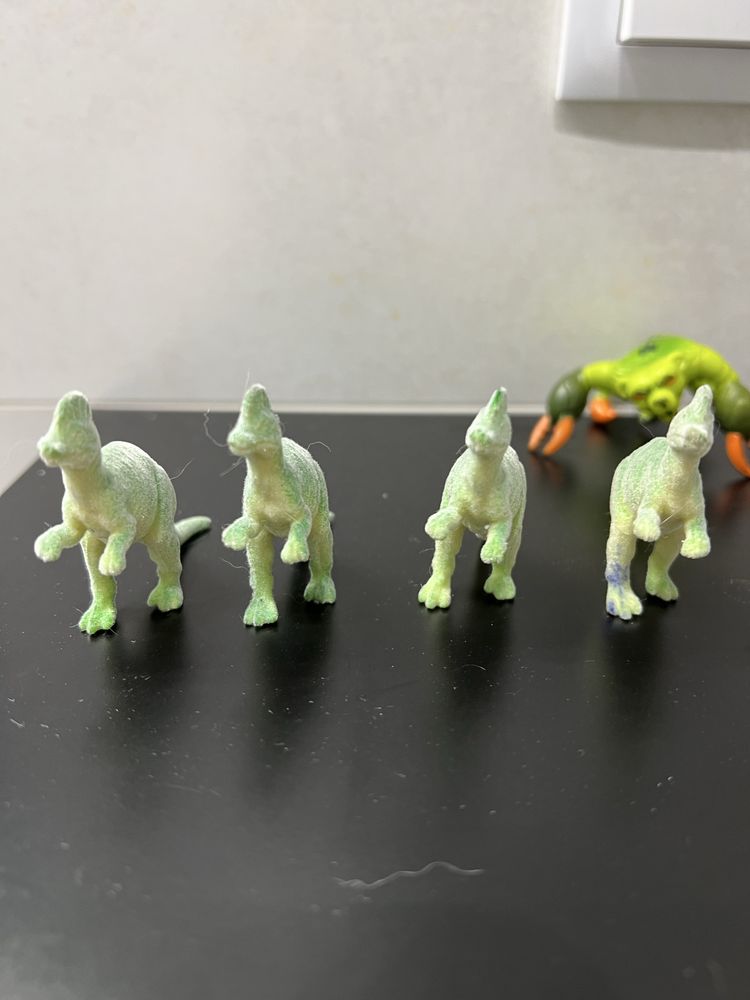 Conjunto de 18 miniaturas de dinossauros