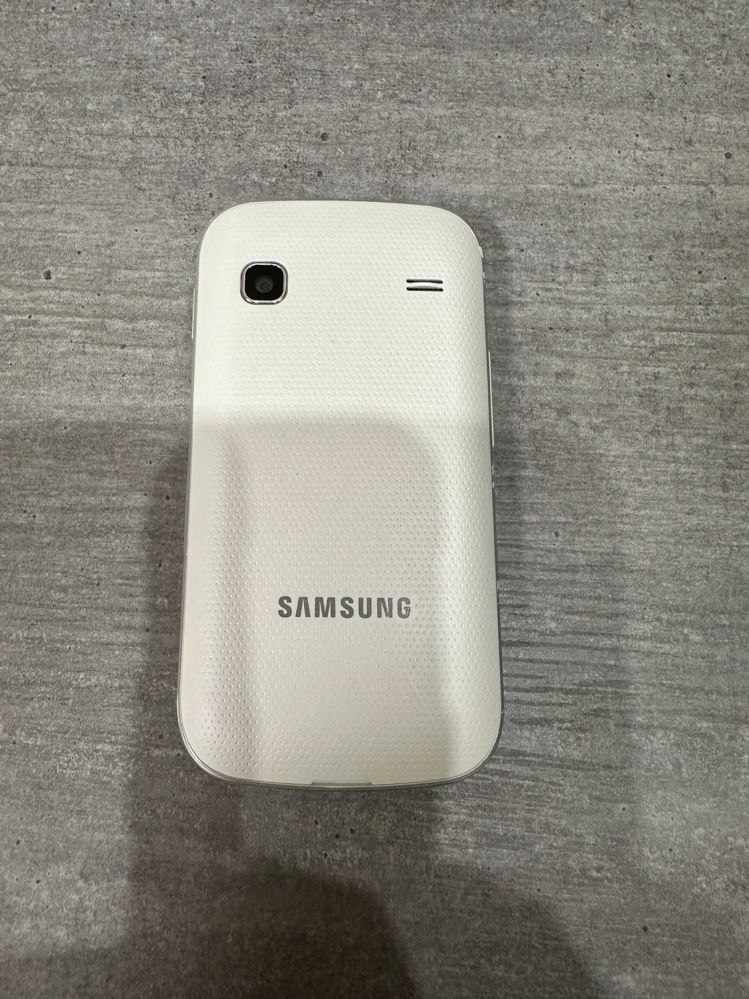 Телефон Samsung Galaxy Gio