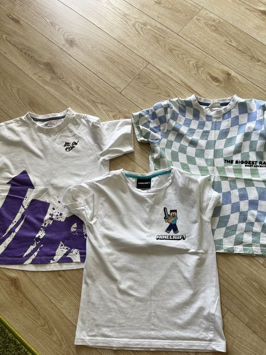 Koszulki  o rozmiarze 134