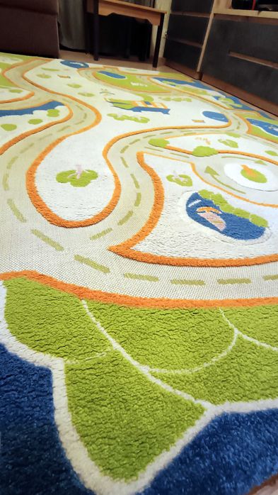 Килим у дитячу кімнату, розмір 2х2.9м.