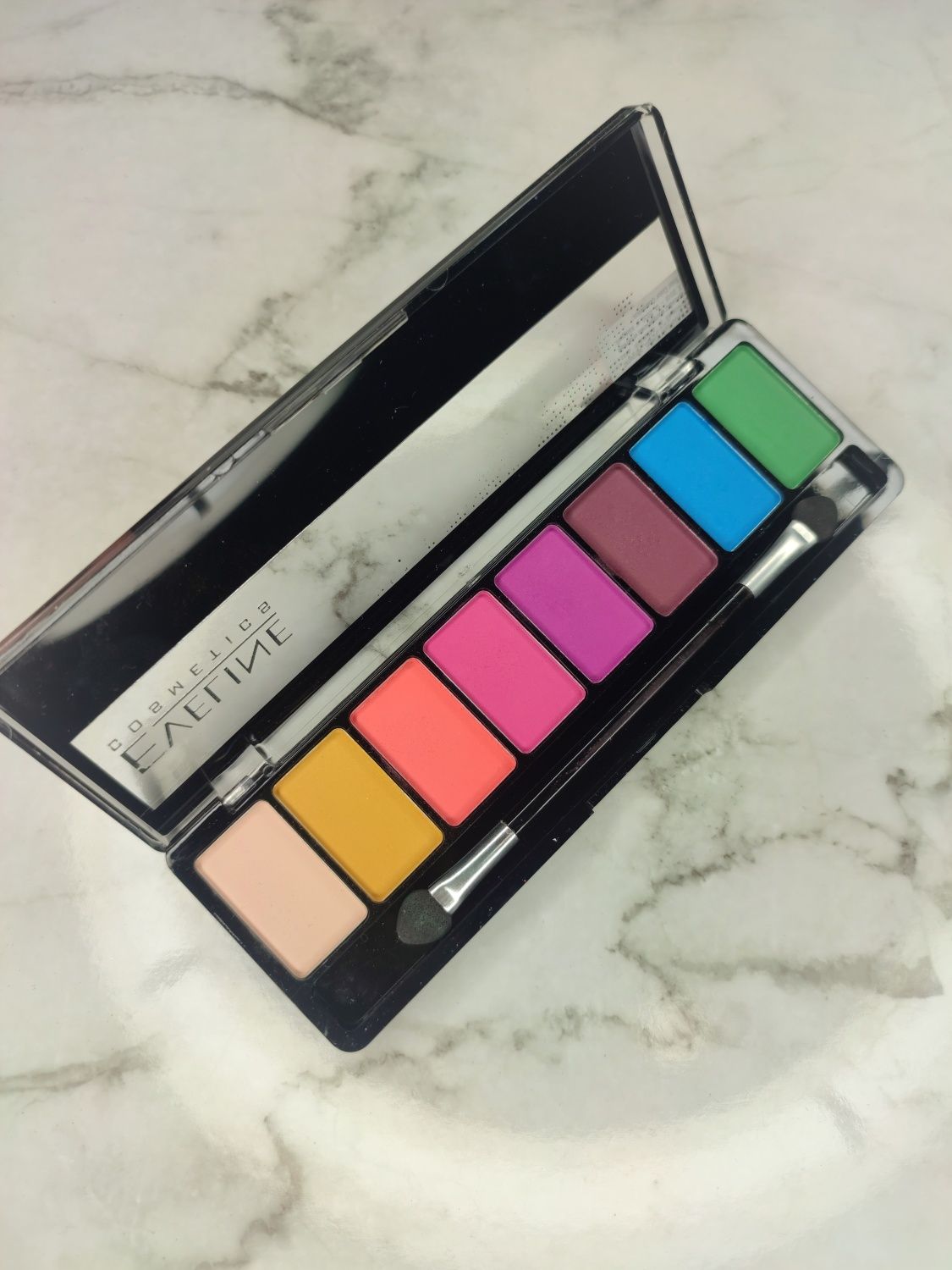 Paleta cieni do powiek Eveline Neon Nights