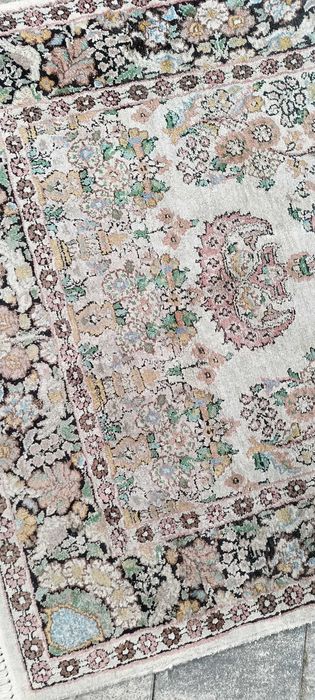 Jedwabny dywan ręcznie tkany 149 x 84 cm perski