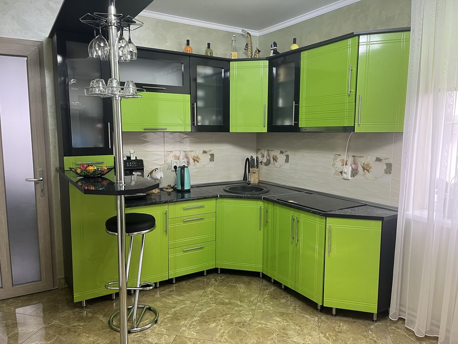 Продам кухню в ідеальному новому стані