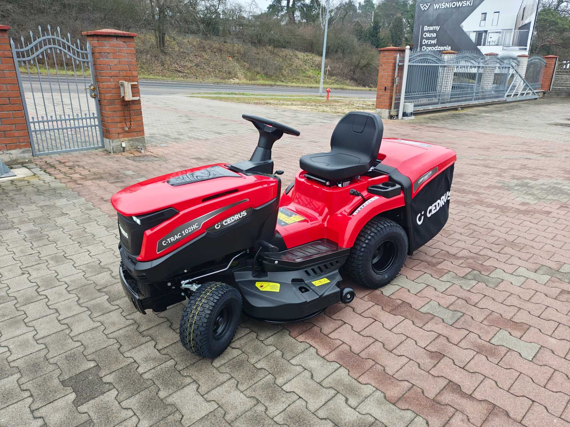 Traktor Cedrus C-TRAC 102HC Stihl Husqvarna Alko Stiga