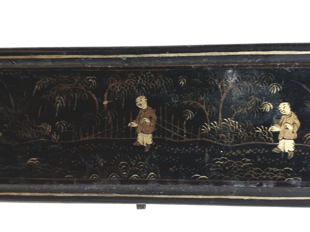 Linda antiga caixa de leque asiática em charão  pintada à mão