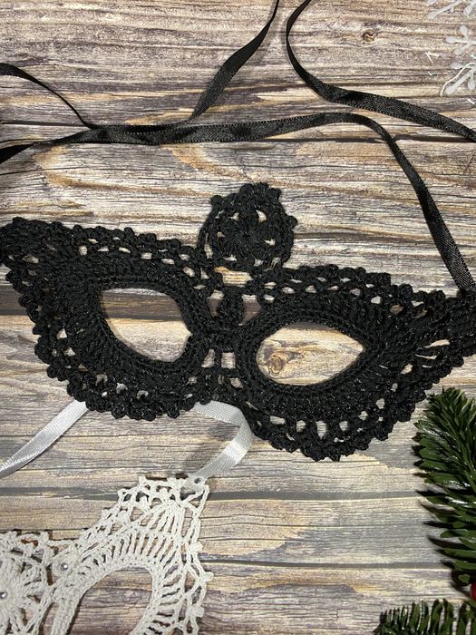 Маска маскарадна