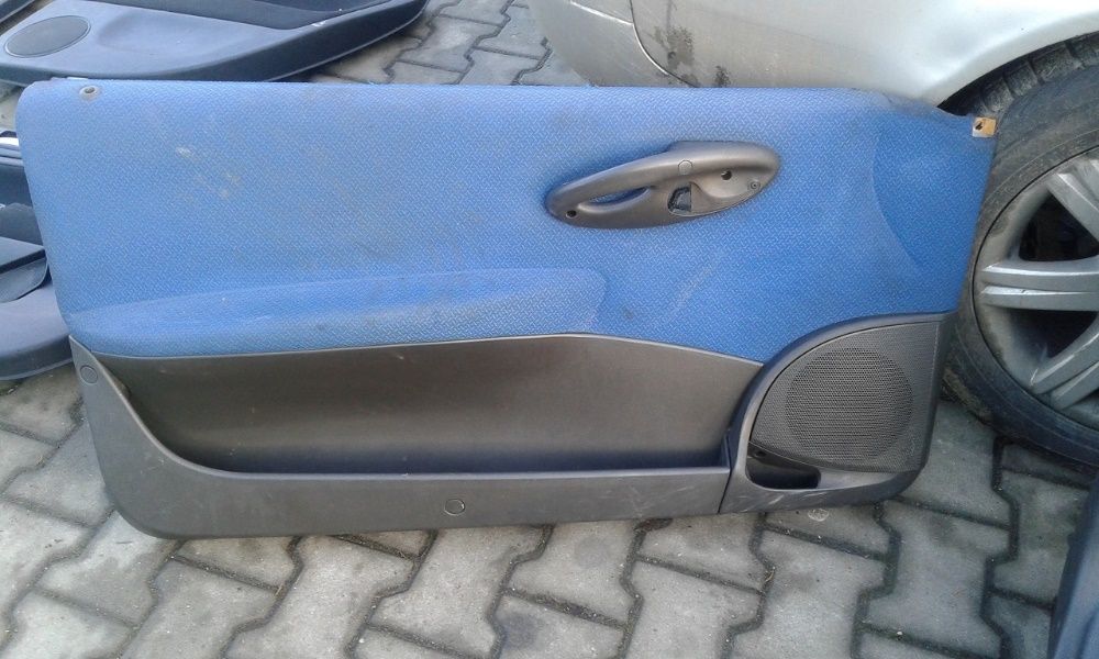 Fotel Prawy Przód Boczki Fiat Punto 2 II 3 Drzwi Kanapa Tył Oparcie