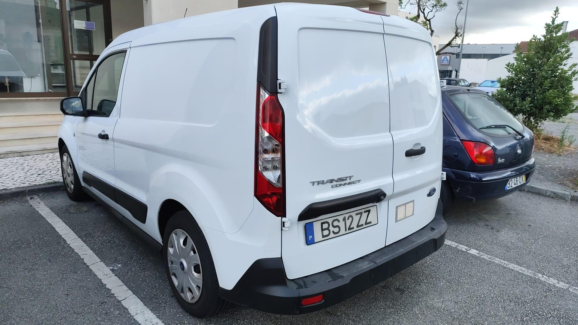 Ford Transit connect 3 lug GPS