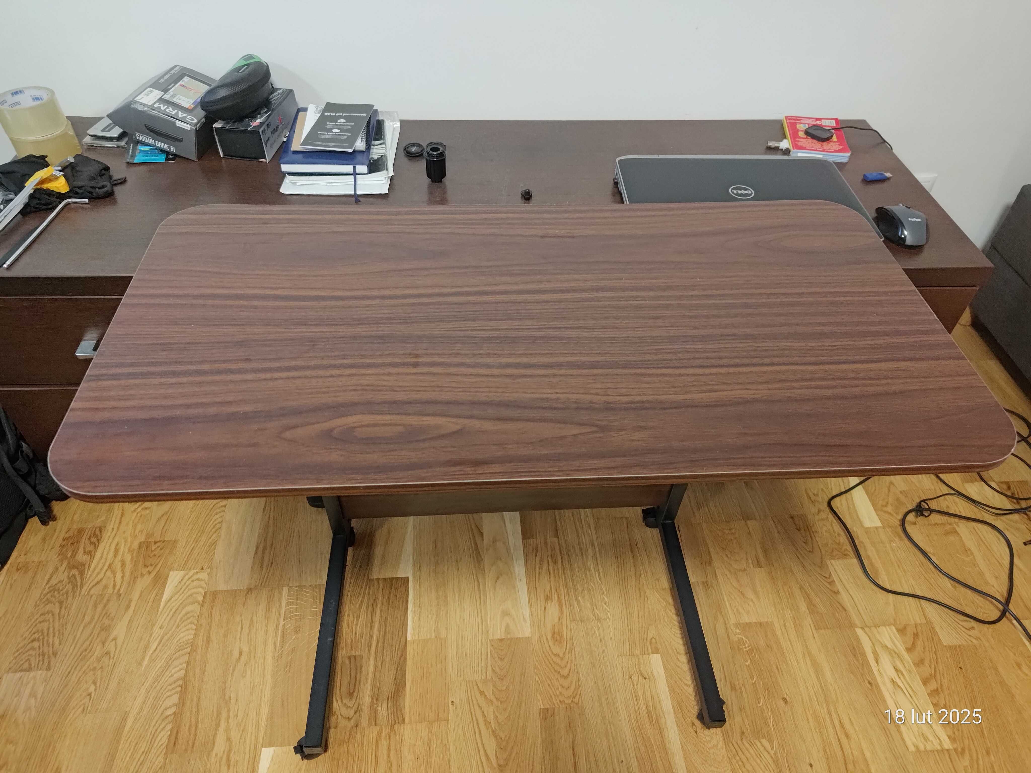 Regulowany stolik pod laptop na rolkach (kolor ciemny)