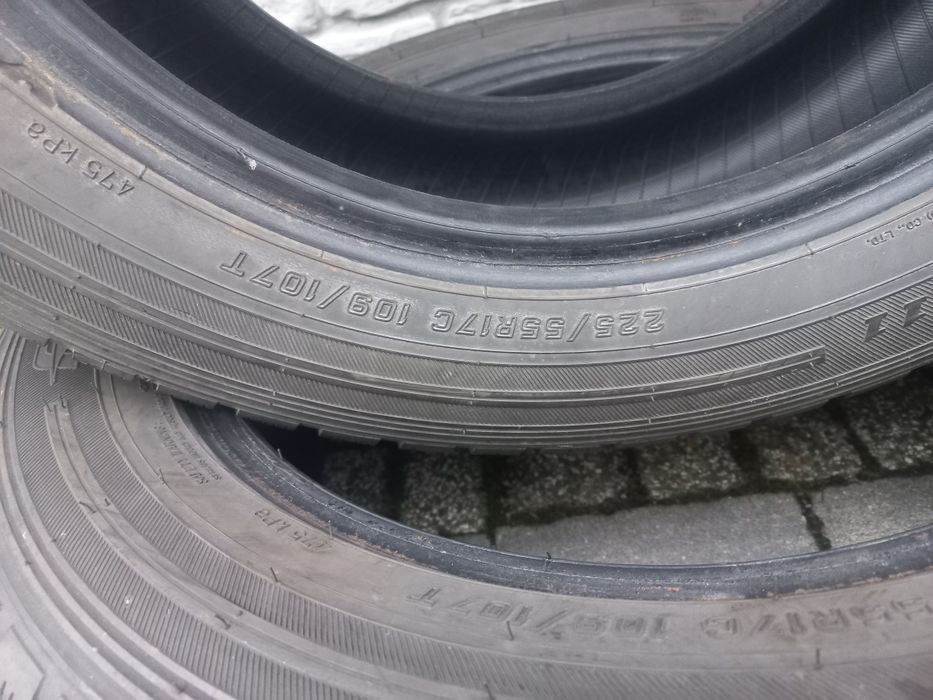 Opony zimowe 225/55r17C falken z 2021roku