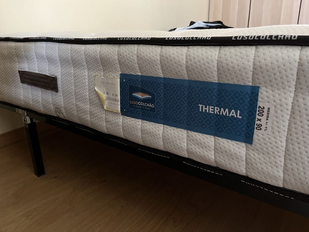 Cama com colchão 200 x 90 cm e estrado