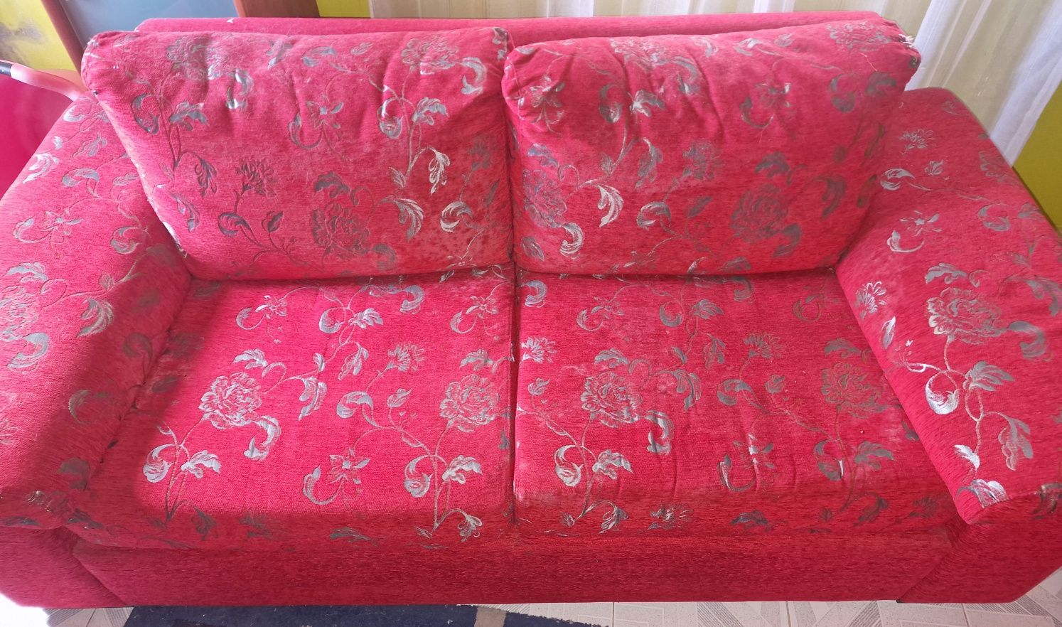 Sofa tecido  vermelho e cinzento