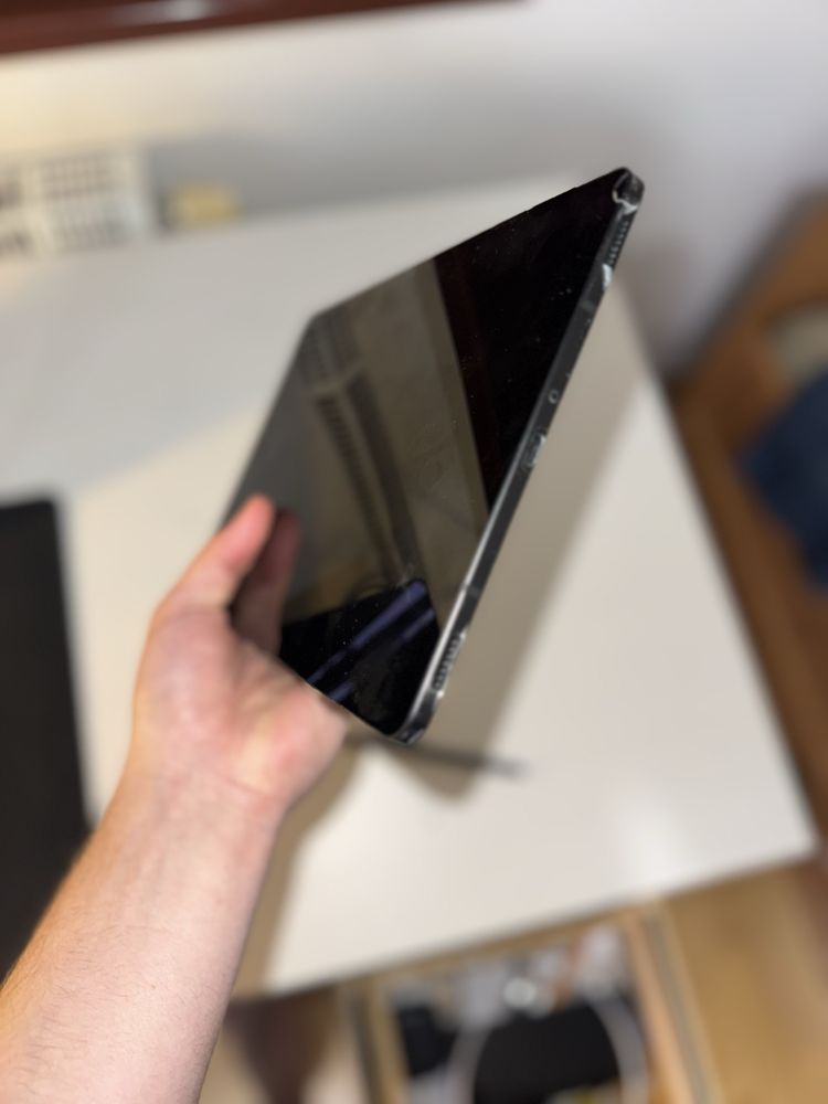 Samsung Galaxy Tab S8 256 GB Stan jak nowy, w folii, etui w zestawie