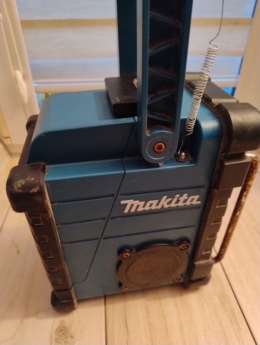 Radio budowlane Makita DMR102