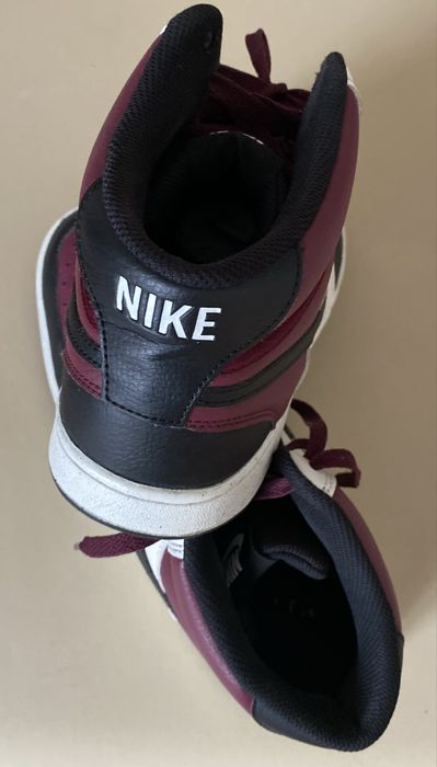 Чоловічі кросівки NIKE.