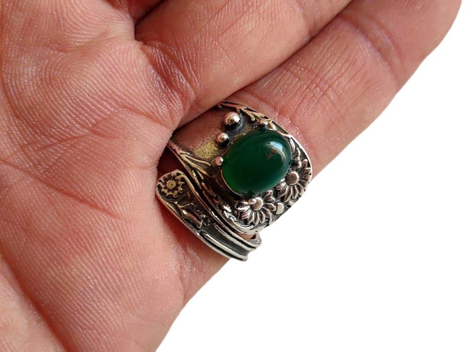 7572. Tajemniczy Kamień w Srebrze.