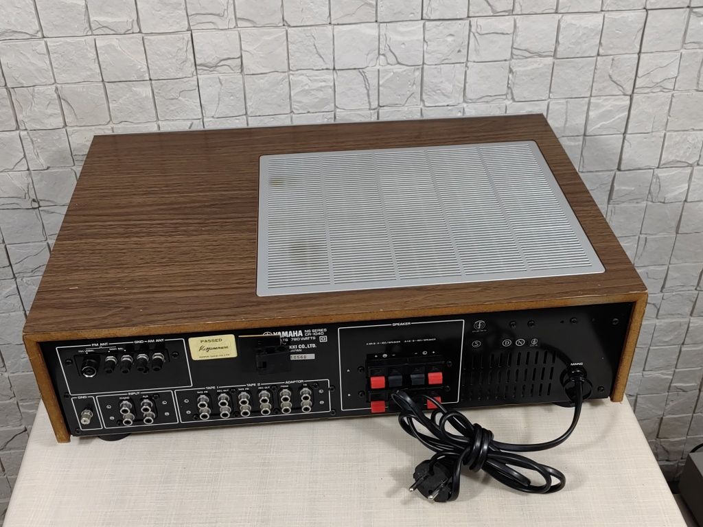 Yamaha CR-1040 potężny analogowy amplituner fm stereo vintage