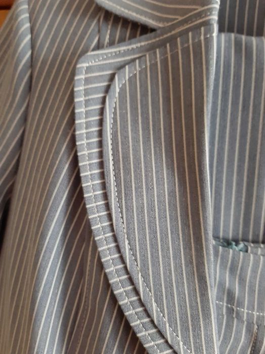 Продам женский костюм тройка