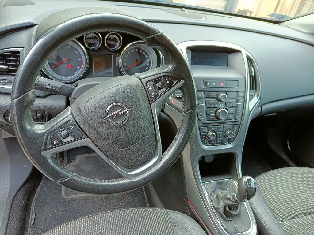 Opel Astra J ST 2.0CDTI
