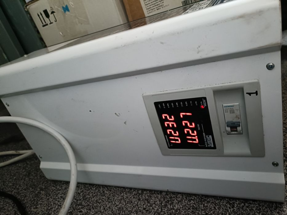 Стабілізатор на 9 кВт 1 фазний