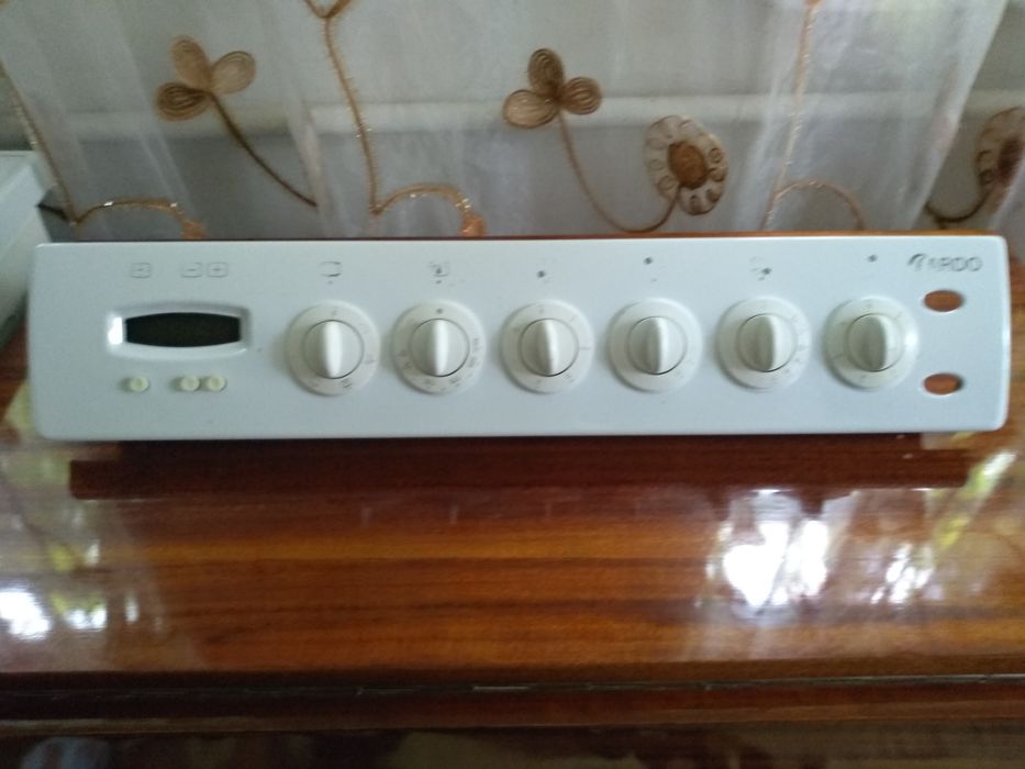 Панель с ручками переключения для электроплиты ARDO