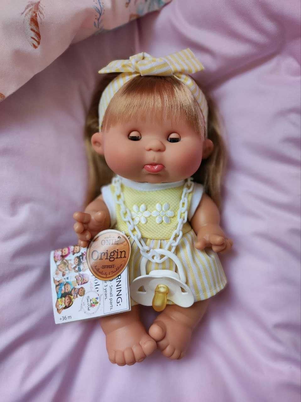 Ванильный пупс кукла Нинес Пепотес закрывает глаза