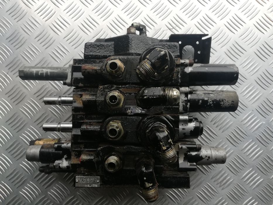 Rozdzielacz hydrauliki EHR Massey Ferguson 8170,8180 części
