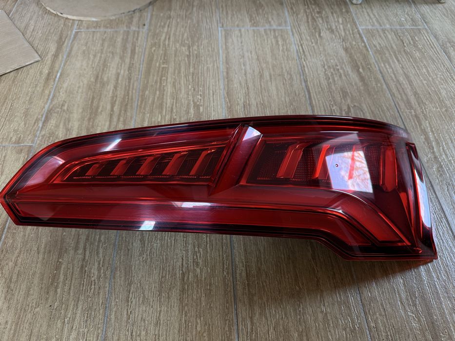 Задние фонари Audi Q5 FY 80A