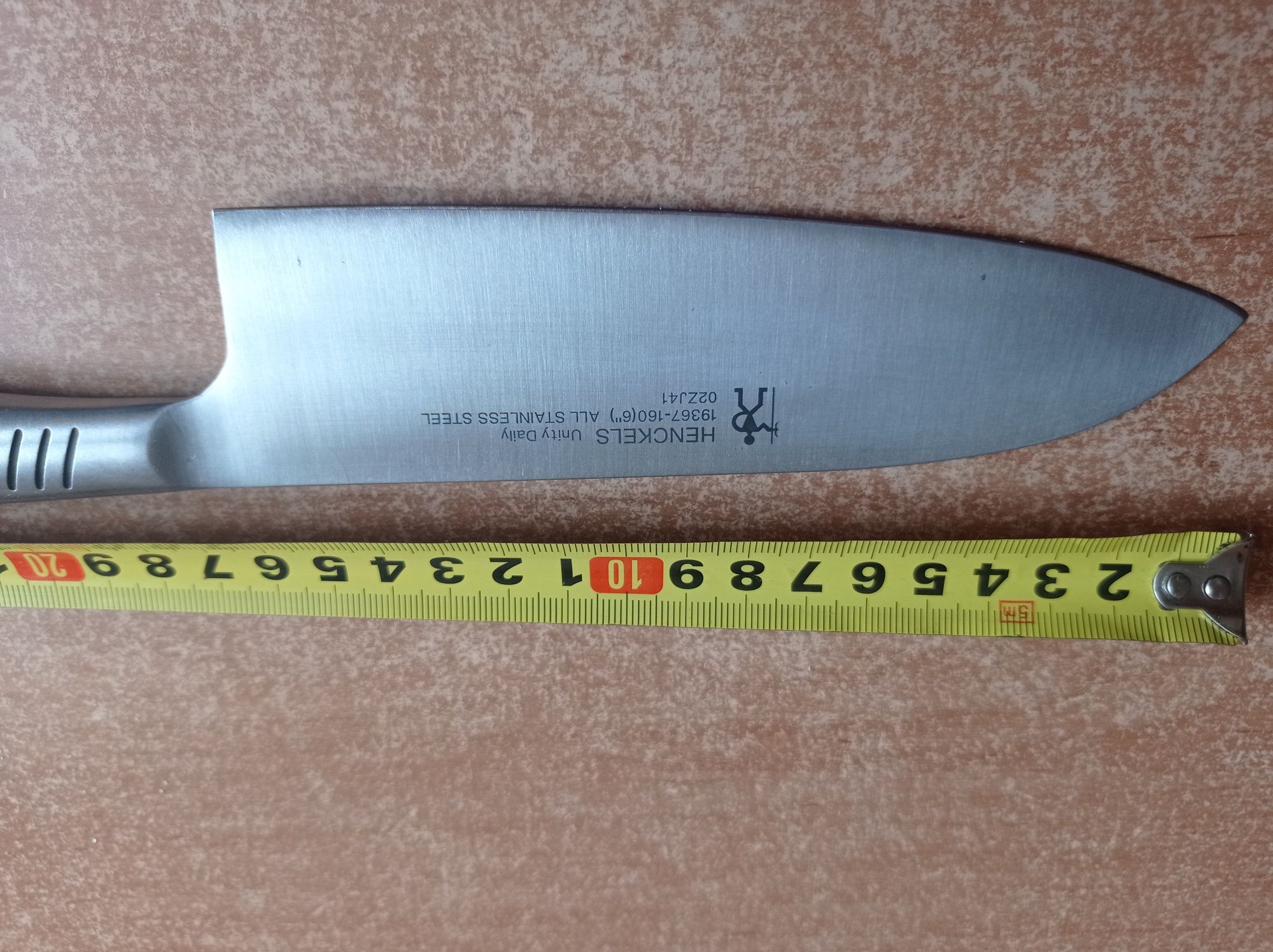 Nóż Santoku Henckels