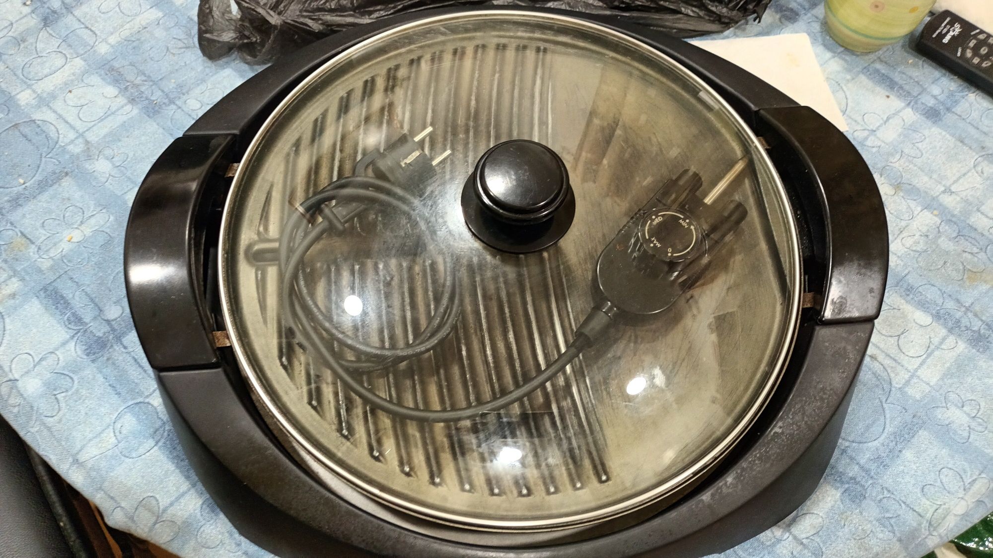 20€ grelhador grande  marca Deconghi tampo de vidro a funciona 100%