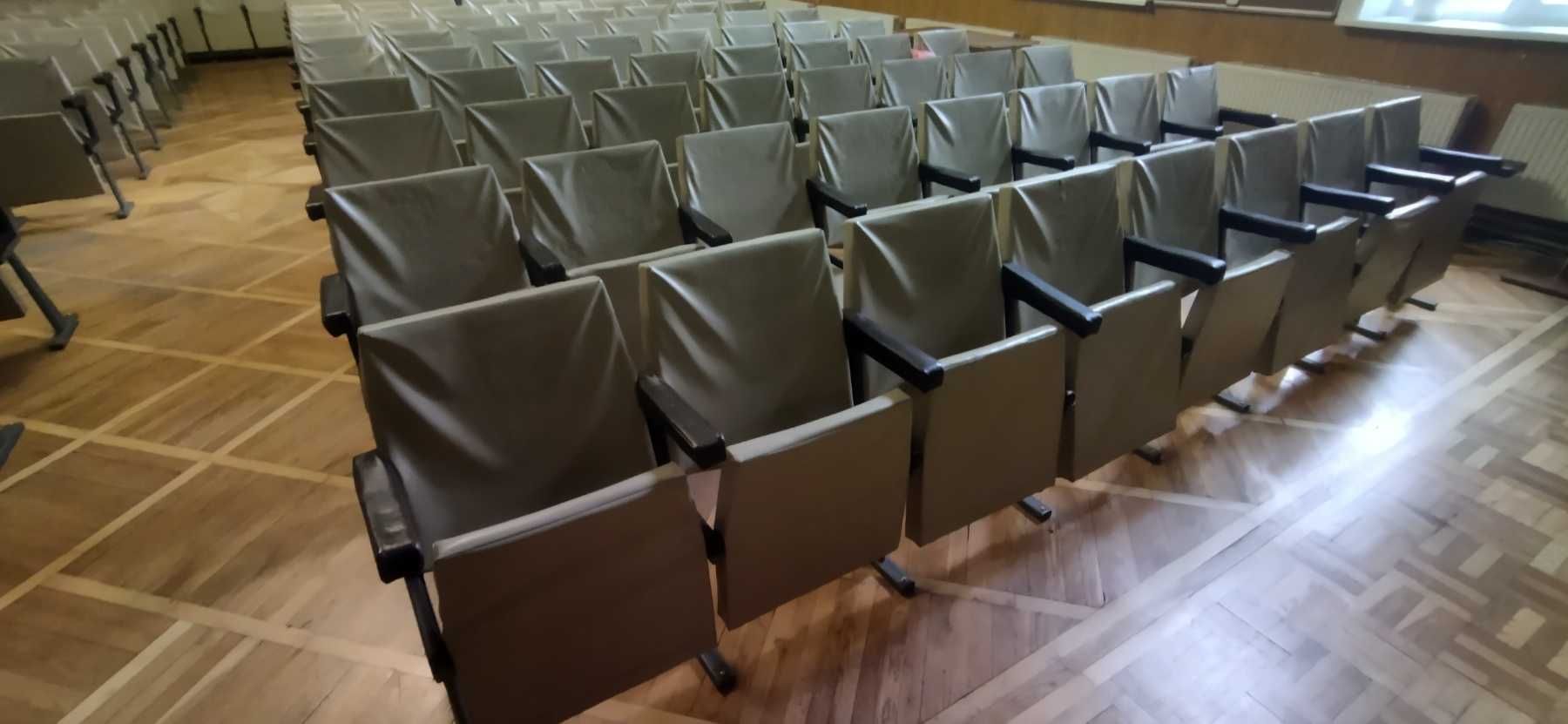 Продам Кресло Сиденья  Рядами по 8шт.