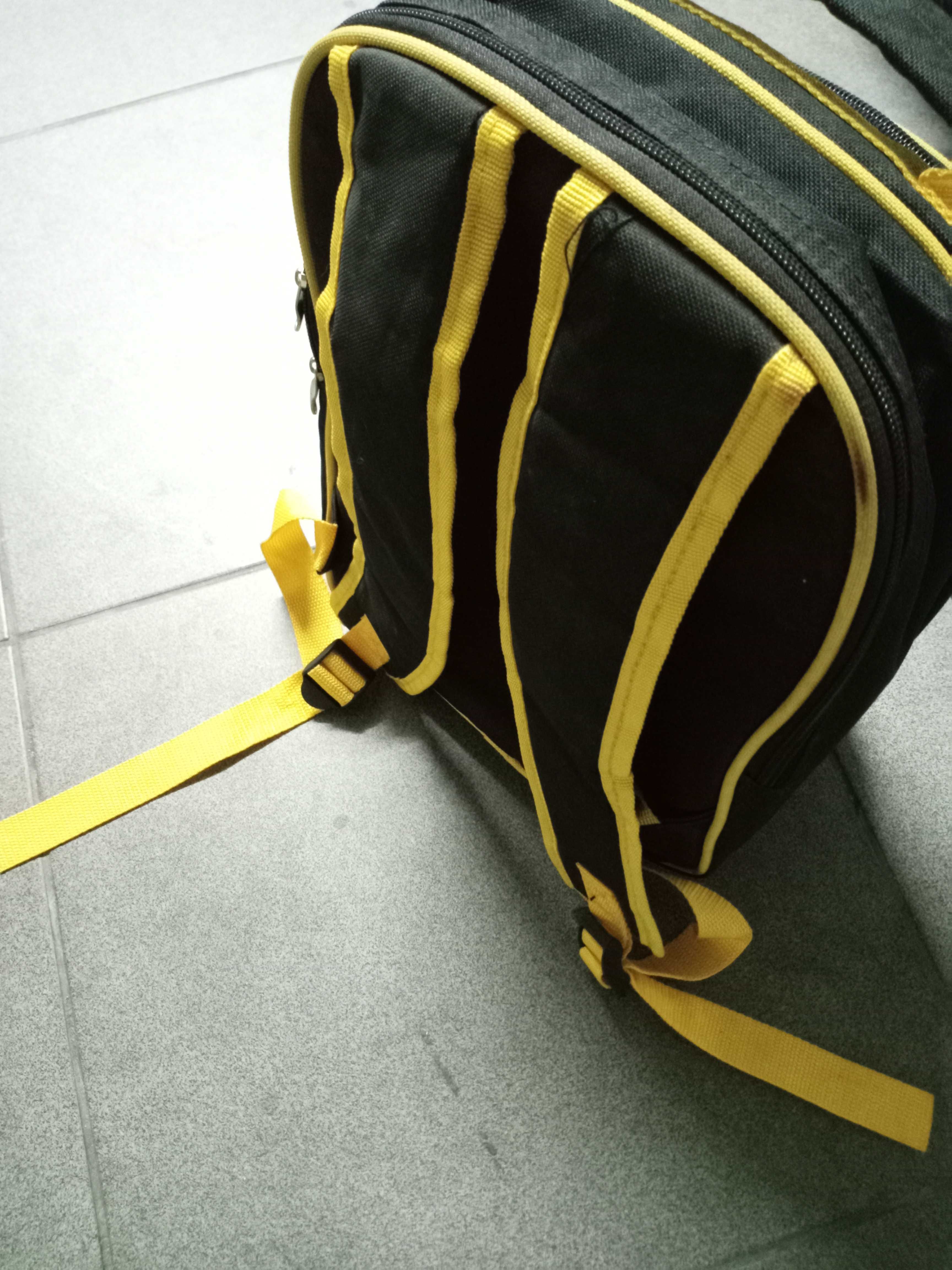 Mochila para Picnic devidamente equipada.